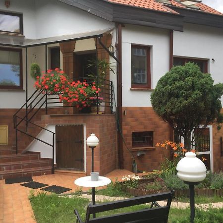 Apartmán A-Piramida Vratislav Exteriér fotografie