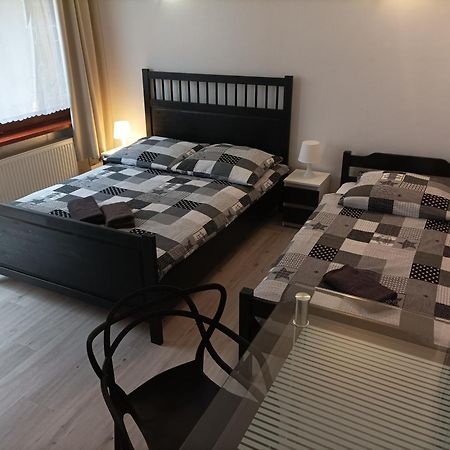 Apartmán A-Piramida Vratislav Exteriér fotografie