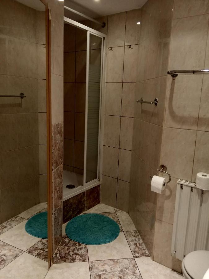 Apartmán A-Piramida Vratislav Exteriér fotografie