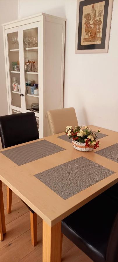 Apartmán A-Piramida Vratislav Exteriér fotografie