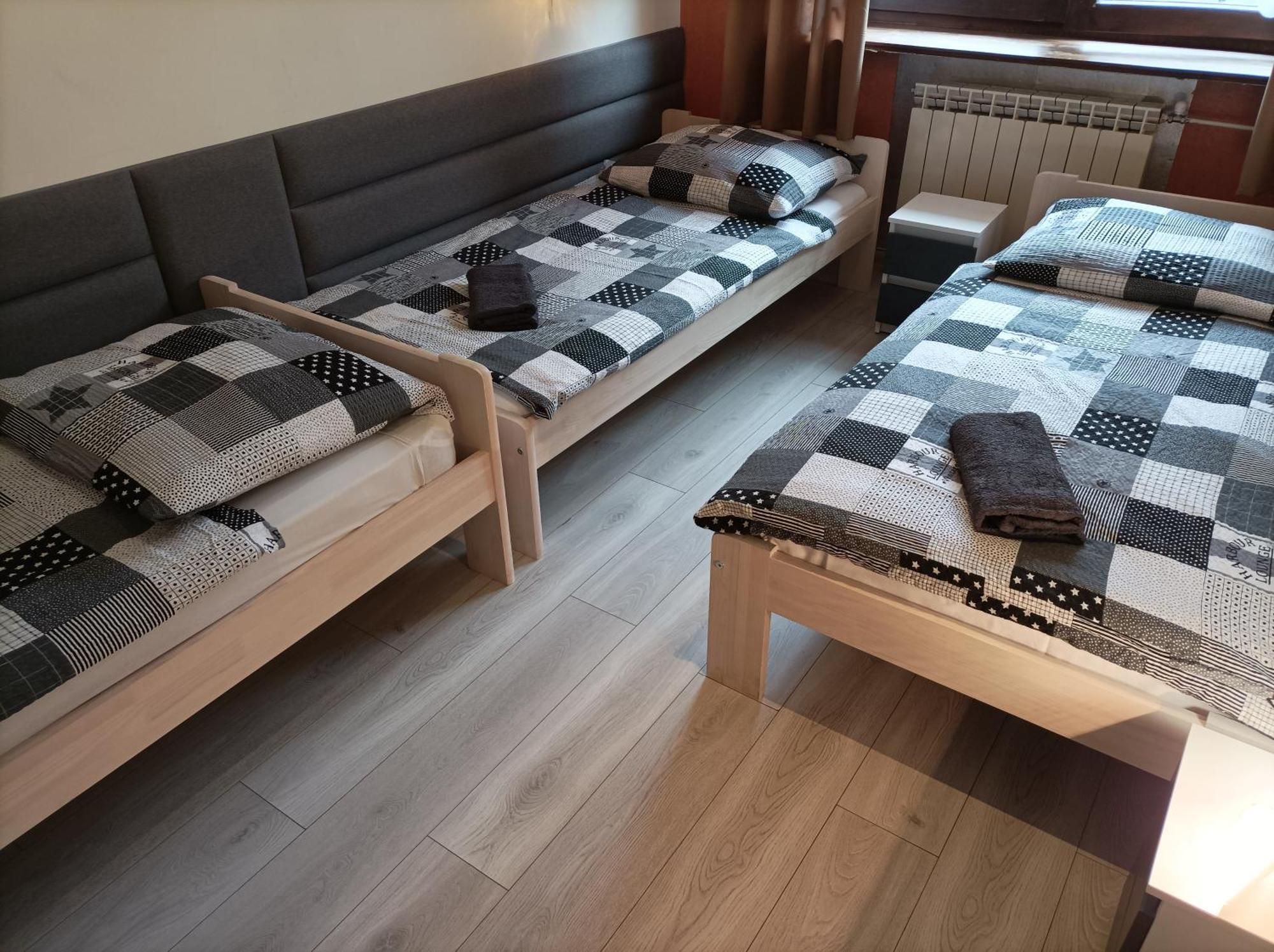 Apartmán A-Piramida Vratislav Exteriér fotografie