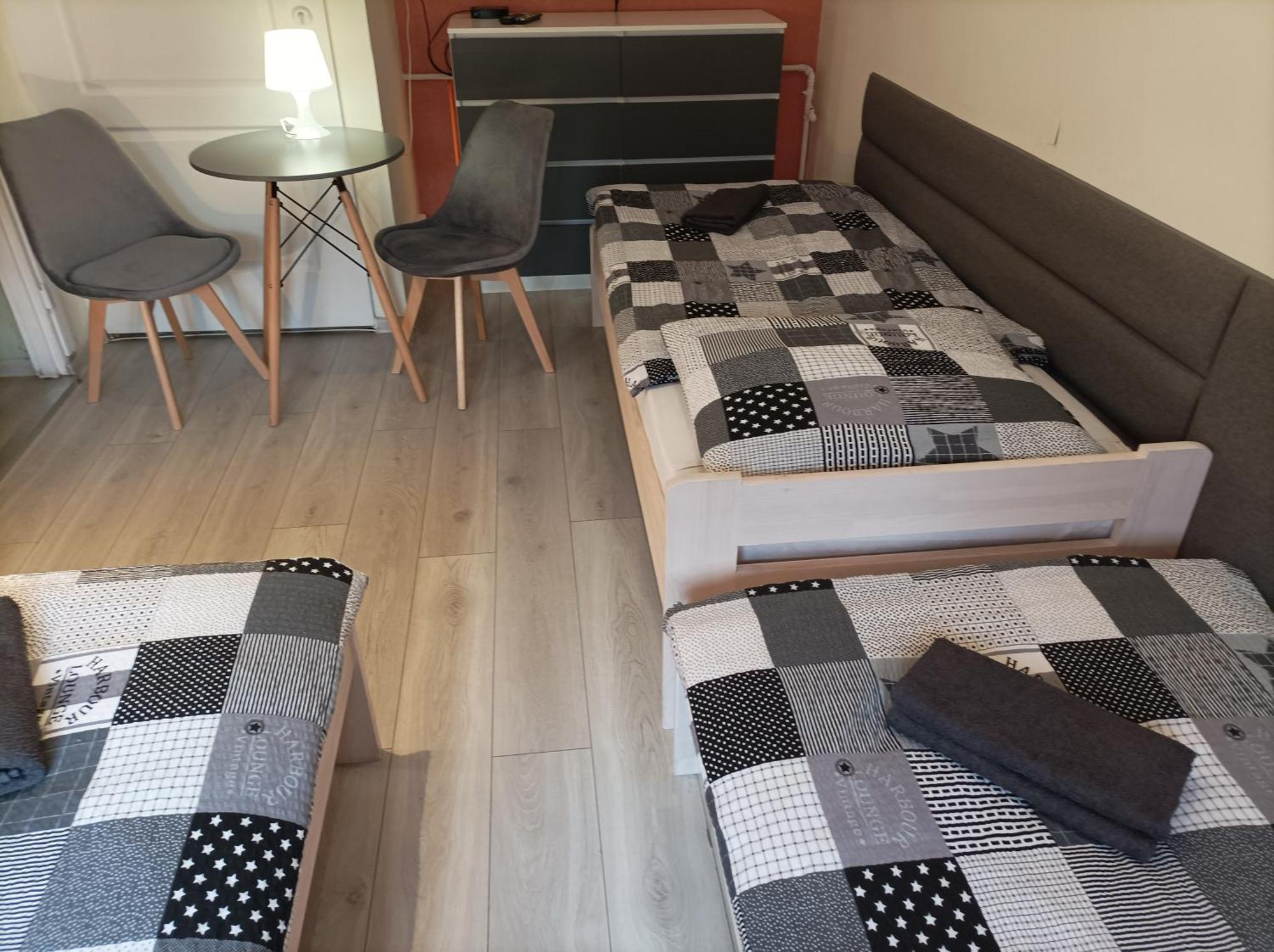 Apartmán A-Piramida Vratislav Exteriér fotografie
