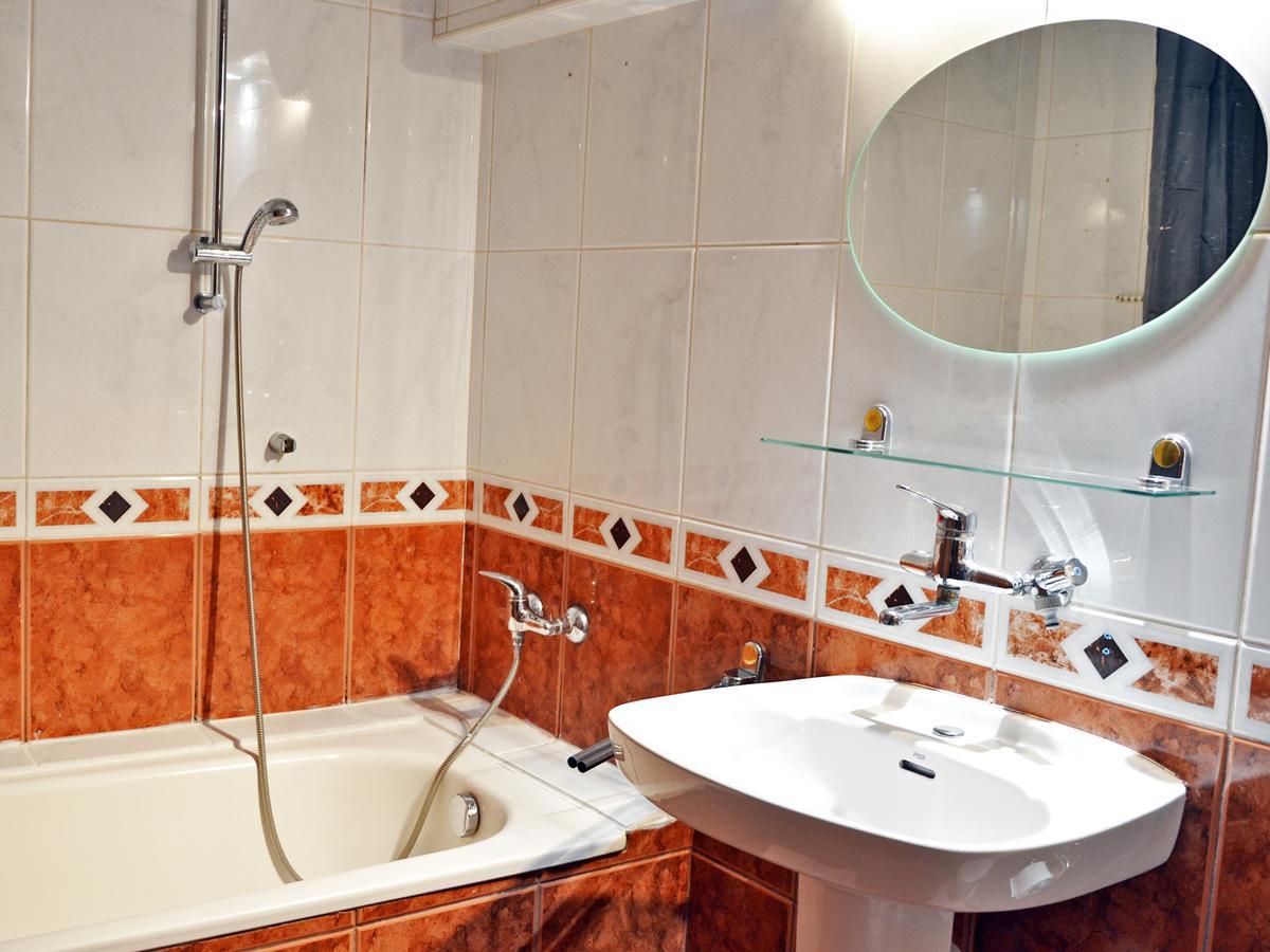 Apartmán A-Piramida Vratislav Exteriér fotografie