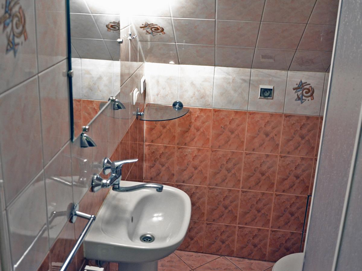 Apartmán A-Piramida Vratislav Exteriér fotografie