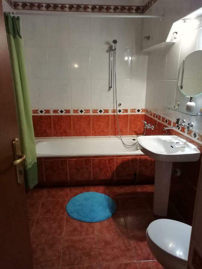 Apartmán A-Piramida Vratislav Exteriér fotografie